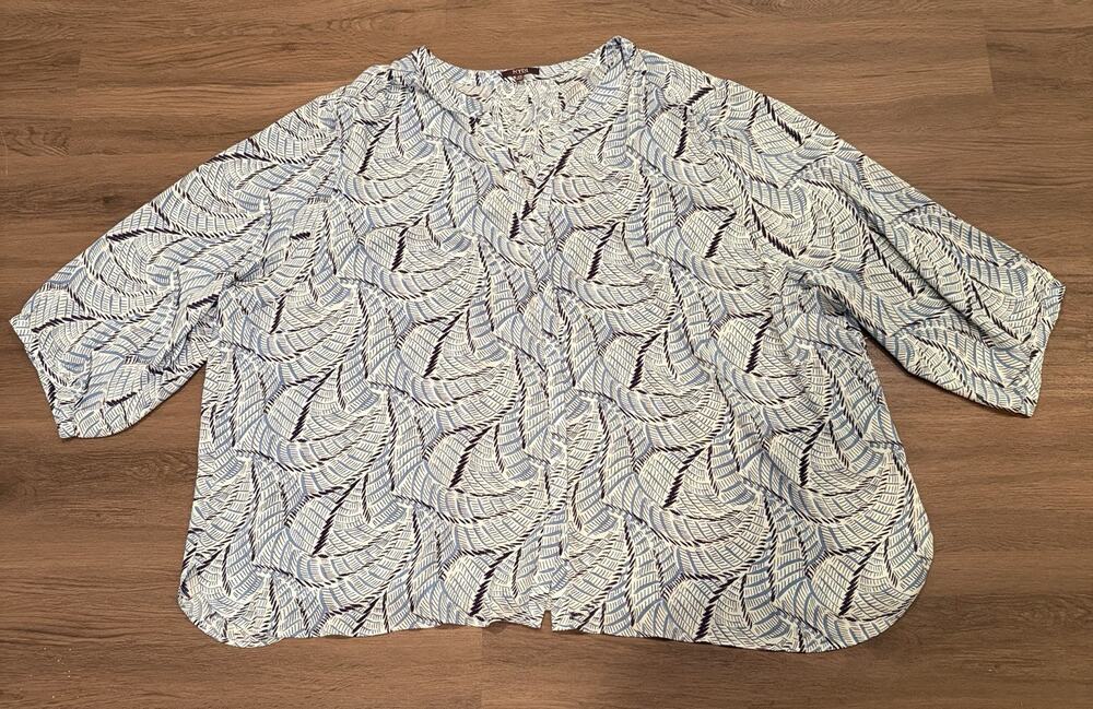 NYDJ Women’s 4X Plus Blue White Black Abstract V-Neck 3/4 Sleeve Blouse